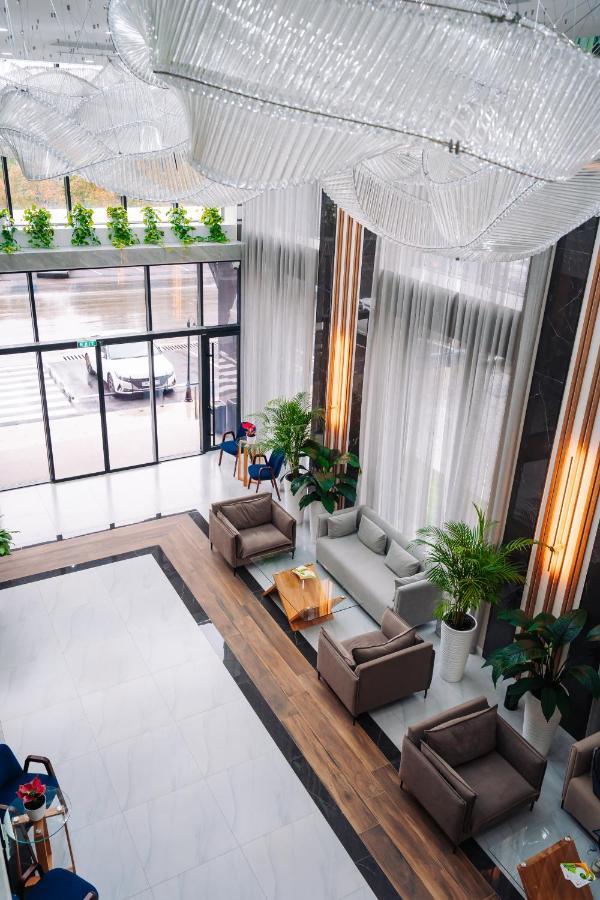 Cosmopolitan Hotel Shymkent Exterior foto