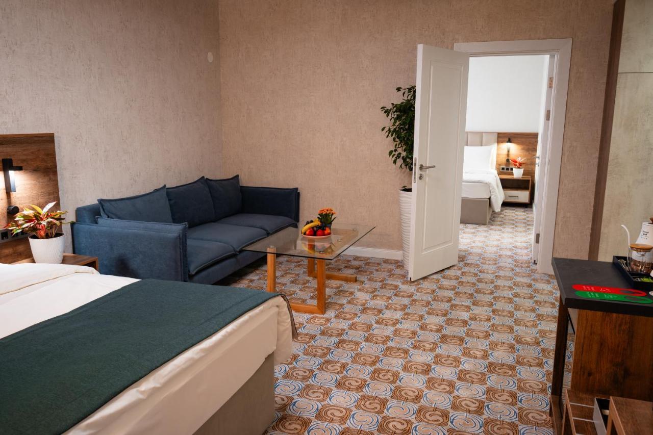 Cosmopolitan Hotel Shymkent Exterior foto