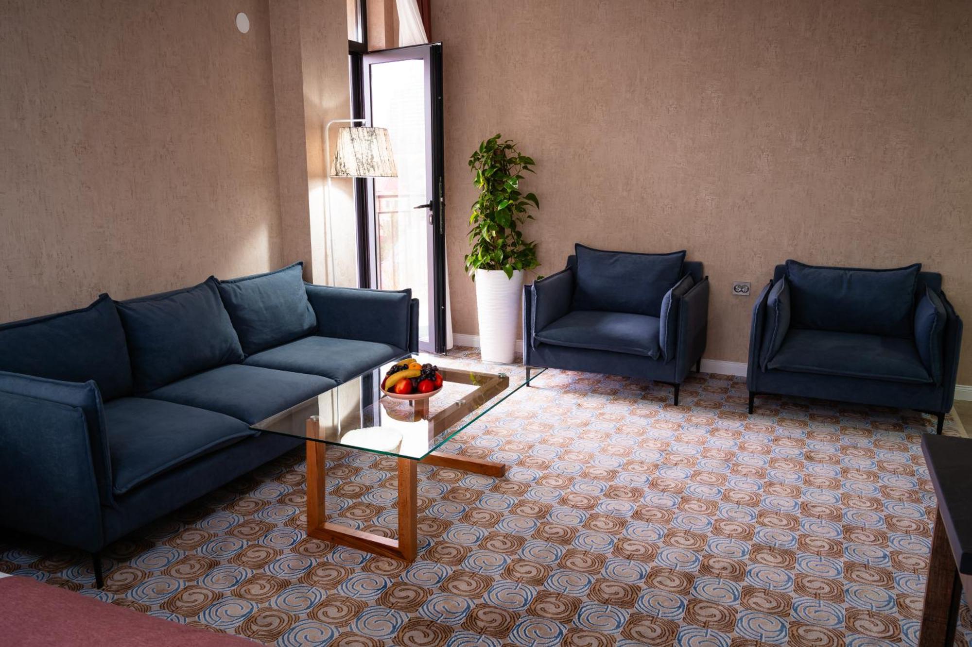 Cosmopolitan Hotel Shymkent Exterior foto